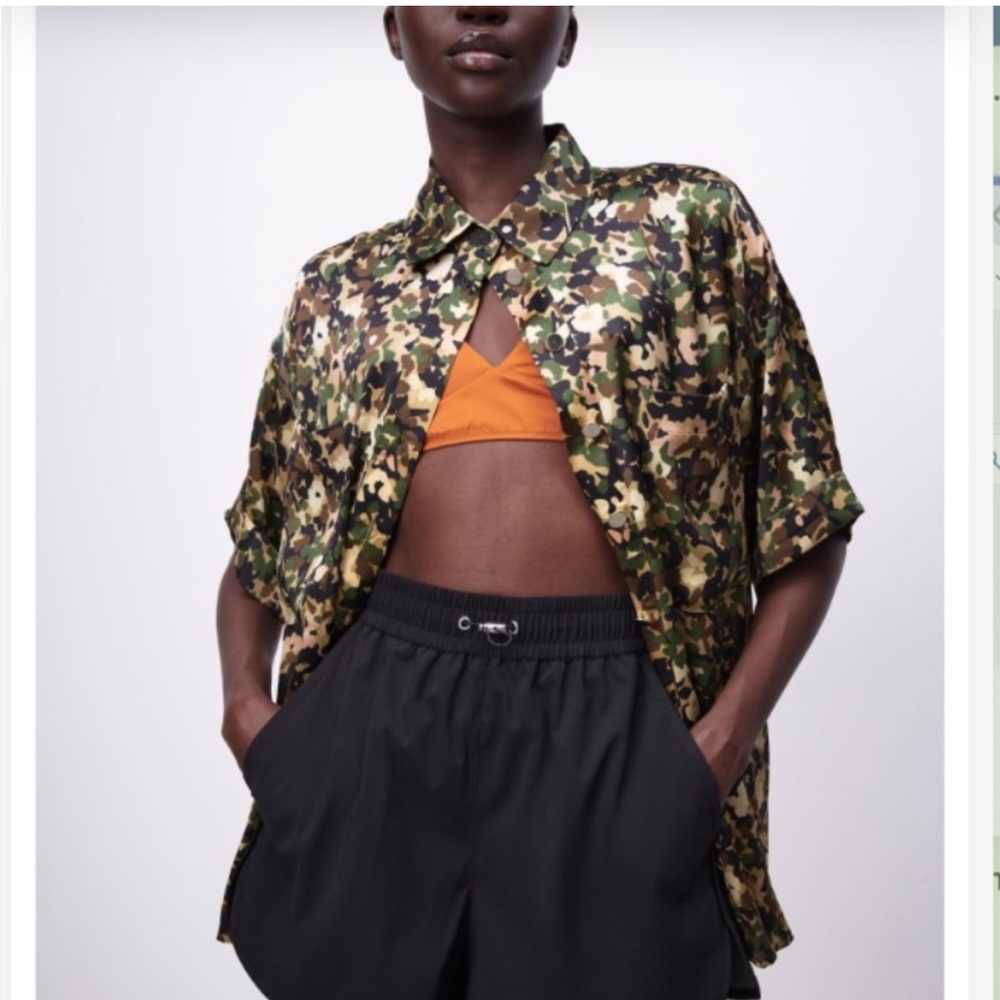 NWOT Zara Button Down Oversized Satin Camouflage Short Sleeve Shirt Blouse M
